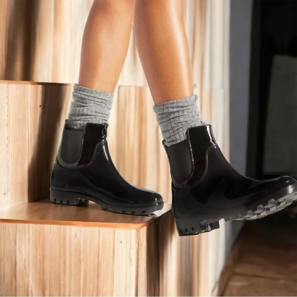 Black Chelsea Boot For That Wet Weather
